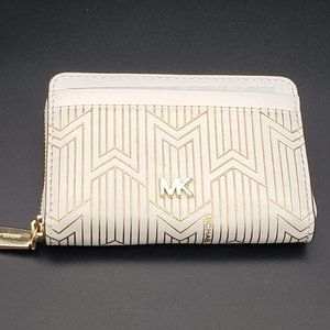 Beautiful Michael Kors Zip Around Wallet